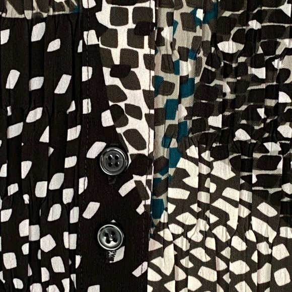 Denver Hayes Top Womens 2X Green Black Button Up Top 3/4 Sleeve Pleated Stretchy - Picture 5 of 12